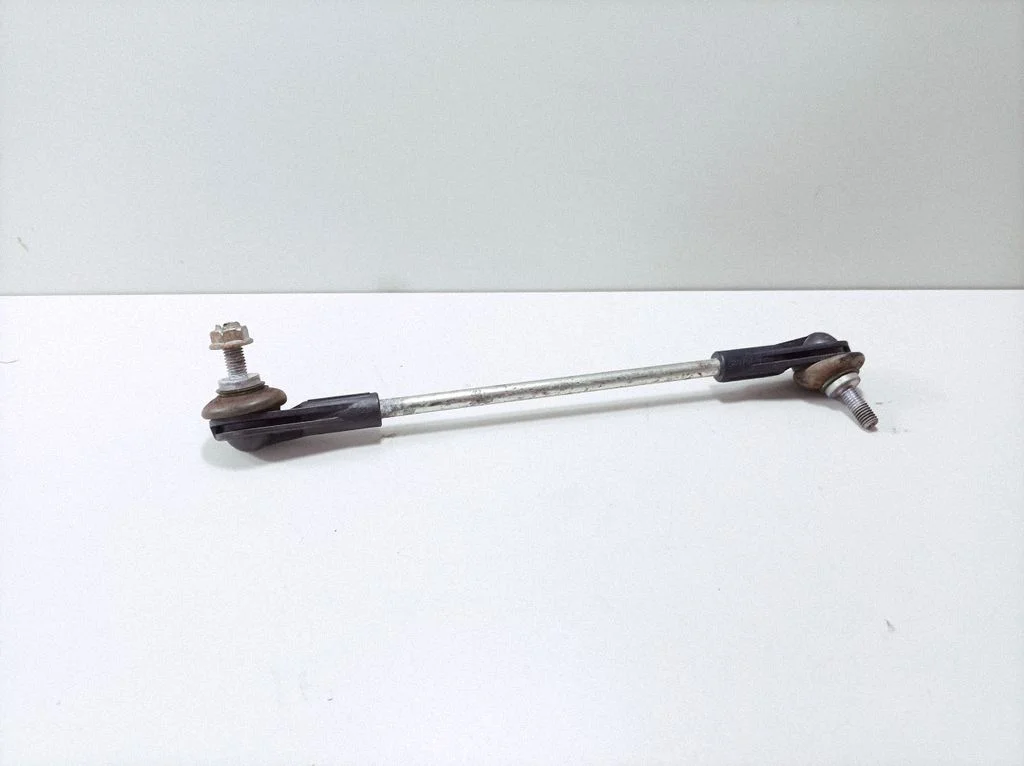Eesmise stabilisaatori varras (link) – BMW X1 F48 F49 (2015-2022)