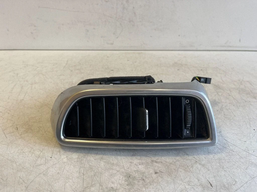 Dash center air vent grill – Porsche Cayenne (92A) (2010-2017)
