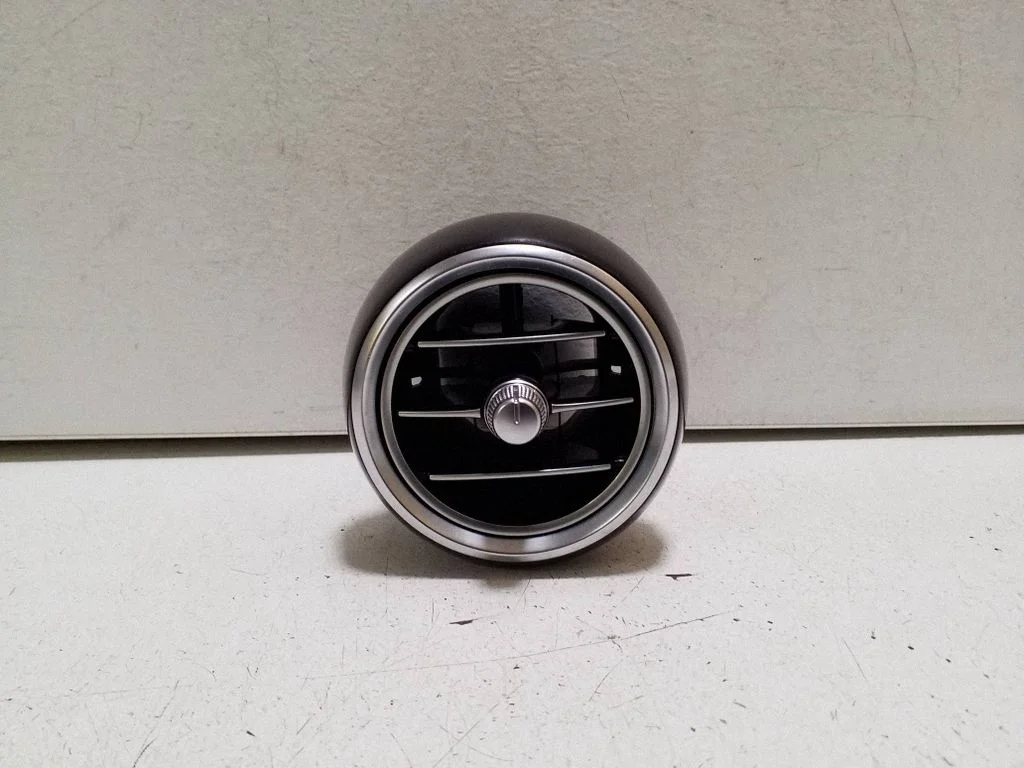 Dash center air vent grill A2058304604