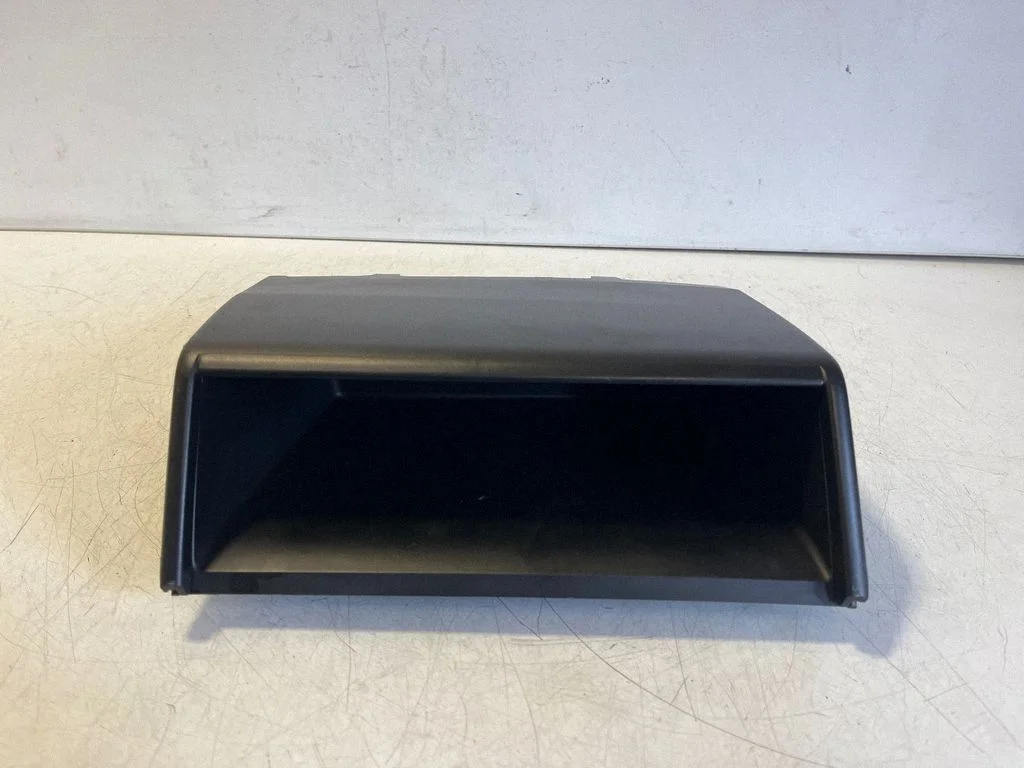 Glove box 102326000