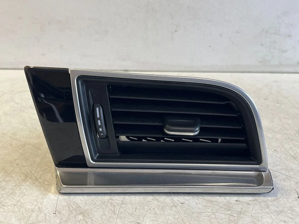 Armatuurlaua külje õhutusresti kate 95B857189M – Porsche Macan (95B) (2014-2018)
