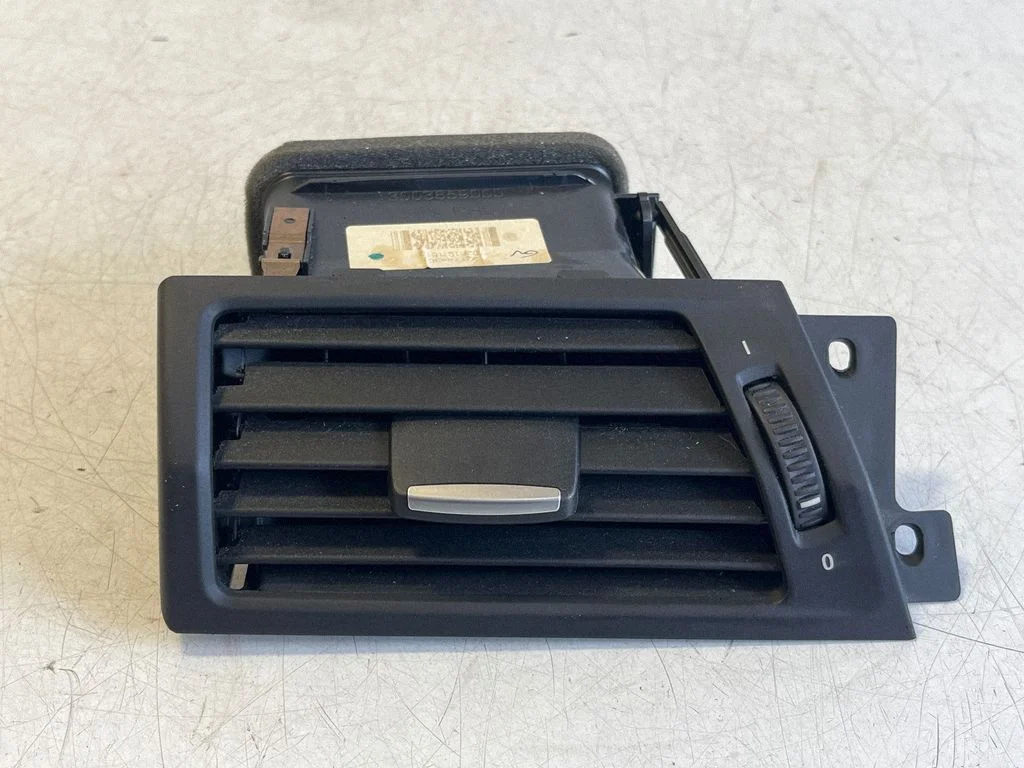 Dashboard side air vent grill/cover trim 9184143