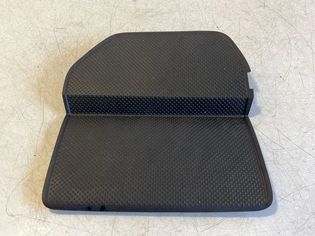 Armatuurlaua sahtli/riiuli alusmatt 6VC858169 – Skoda Fabia Mk4 (6VA) (2021-)