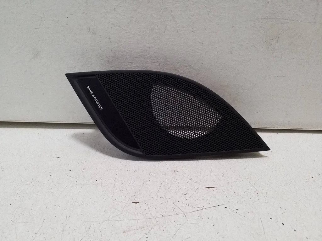 Side speaker trim/cover 8W2035427