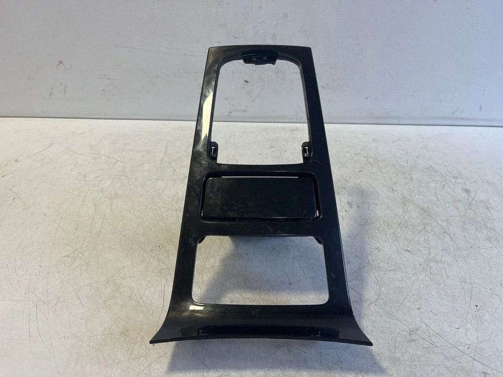Gear shifter surround trim plastic – Porsche Cayenne (92A) (2010-2017)