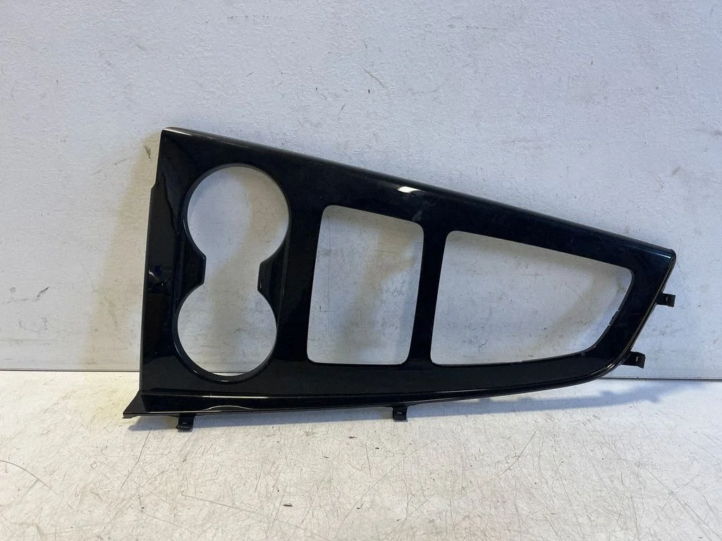 Gear shifter surround trim plastic 8W2864241E