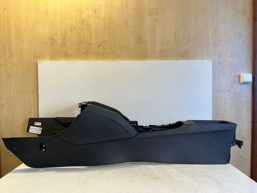 Center console 81C863241B – Audi SQ2 GA (2017-)
