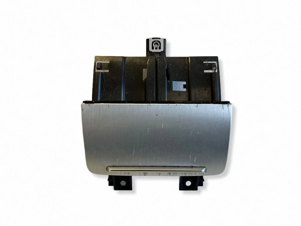 Ashtray (front) 8J0857951A