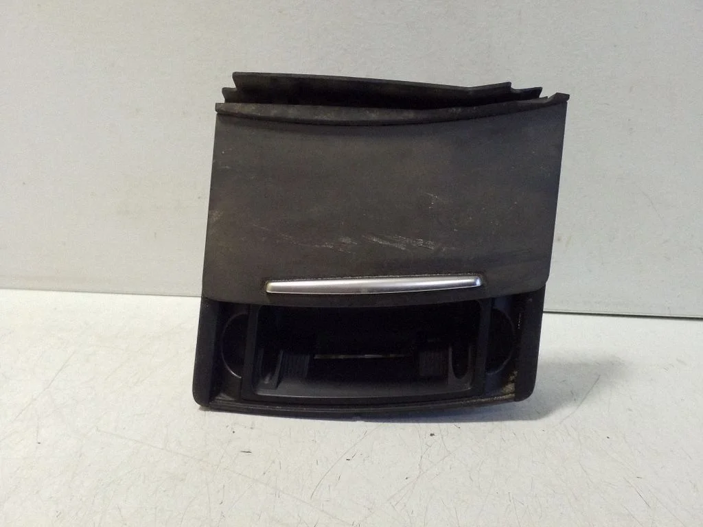 Ashtray (front) 4F2857951