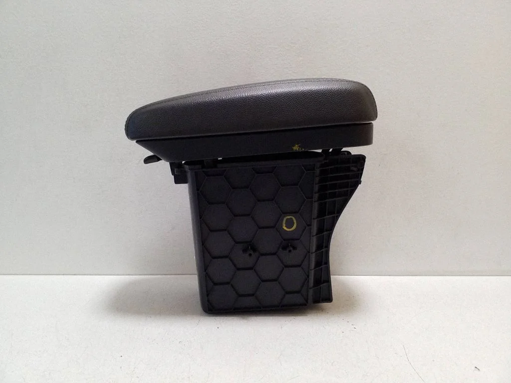 Armrest 846701W900