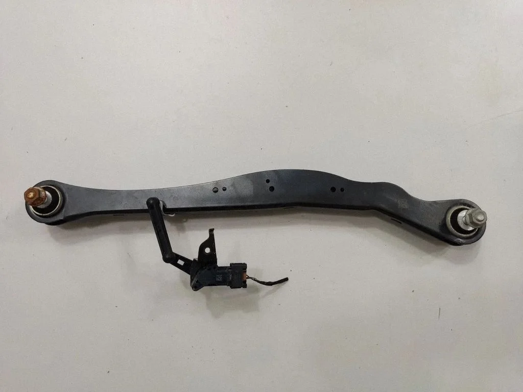 Tagumine ülemine õõtshoob 6884693 – BMW X2 F39 (2018-2023)
