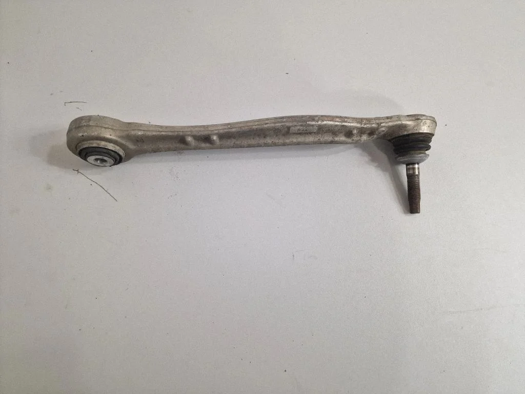 Tagumine ülemine õõtshoob – BMW X5M F85 (2014-2018)