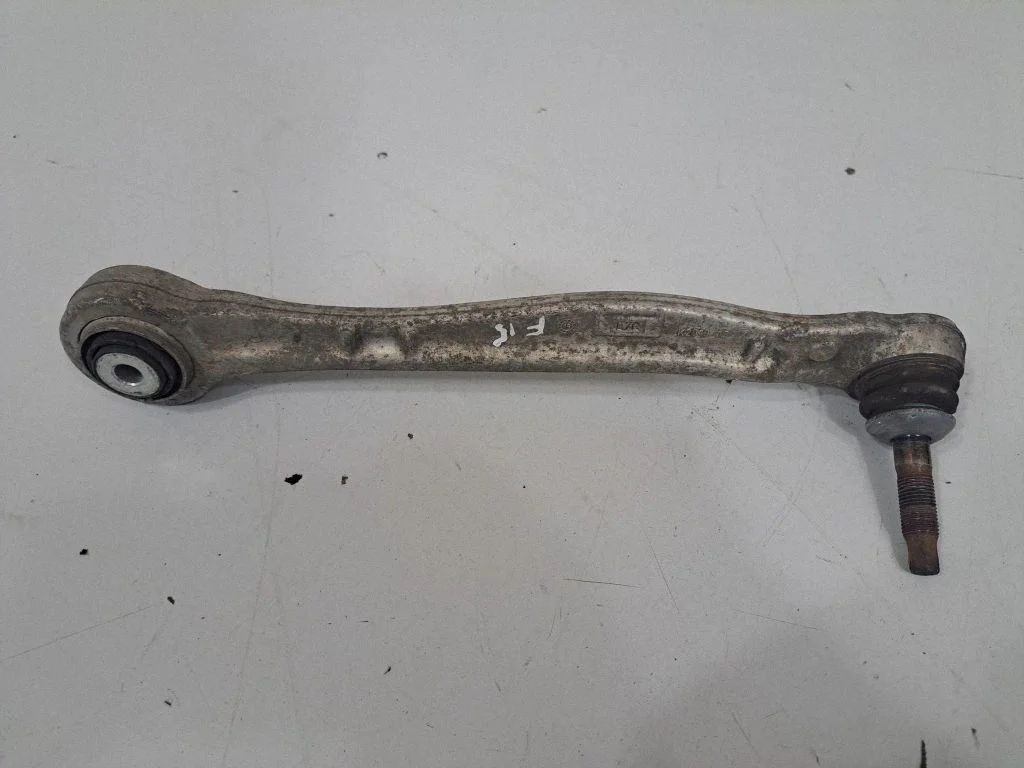 Tagumine ülemine õõtshoob – BMW X5 F15 (2013-2017)
