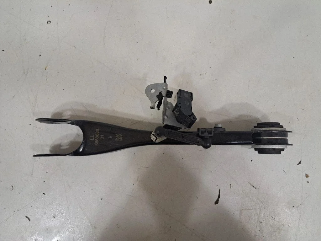 Rear upper control arm/wishbone 8868688