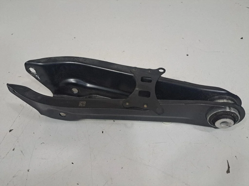 Rear upper control arm/wishbone 6895251