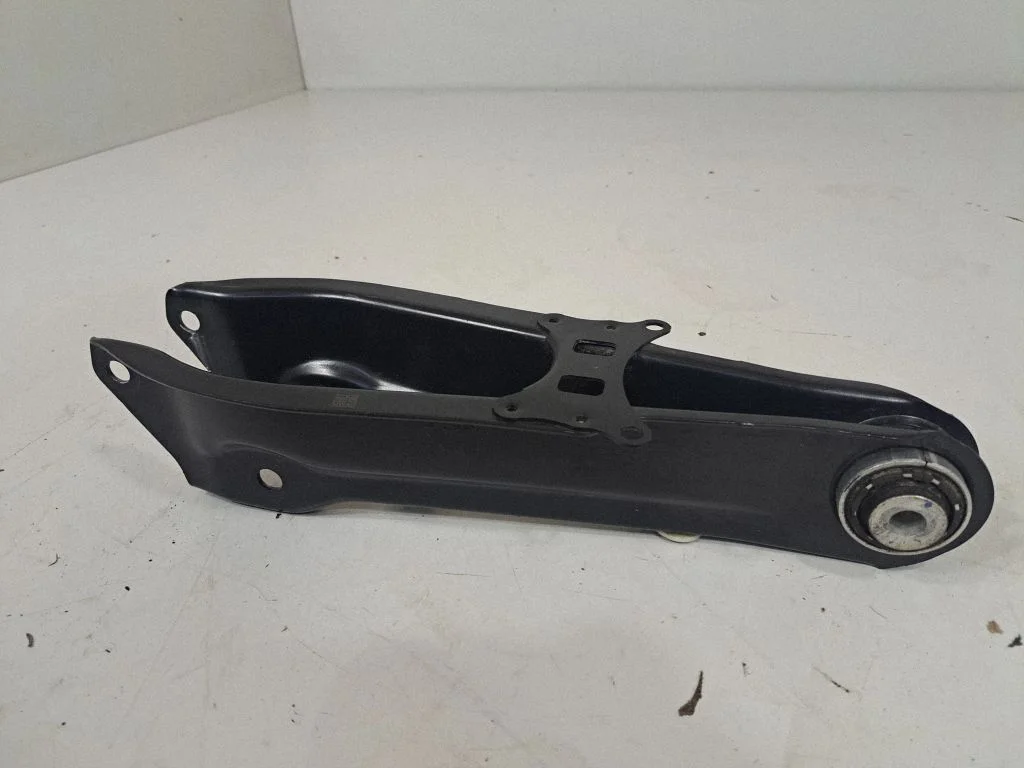 Rear upper control arm/wishbone 6895251
