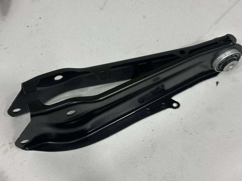 Aizmugurējā svira (dakša) – BMW i4 (2021-)