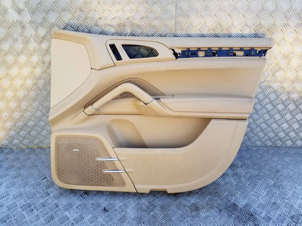Eesmiste uste sisevooder – Porsche Cayenne (92A) (2010-2017)