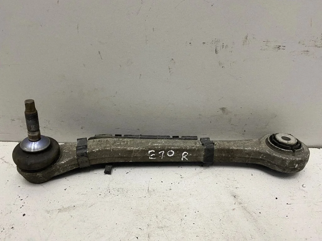Tagumine ülemine õõtshoob – BMW X5 E70 (2006-2013)