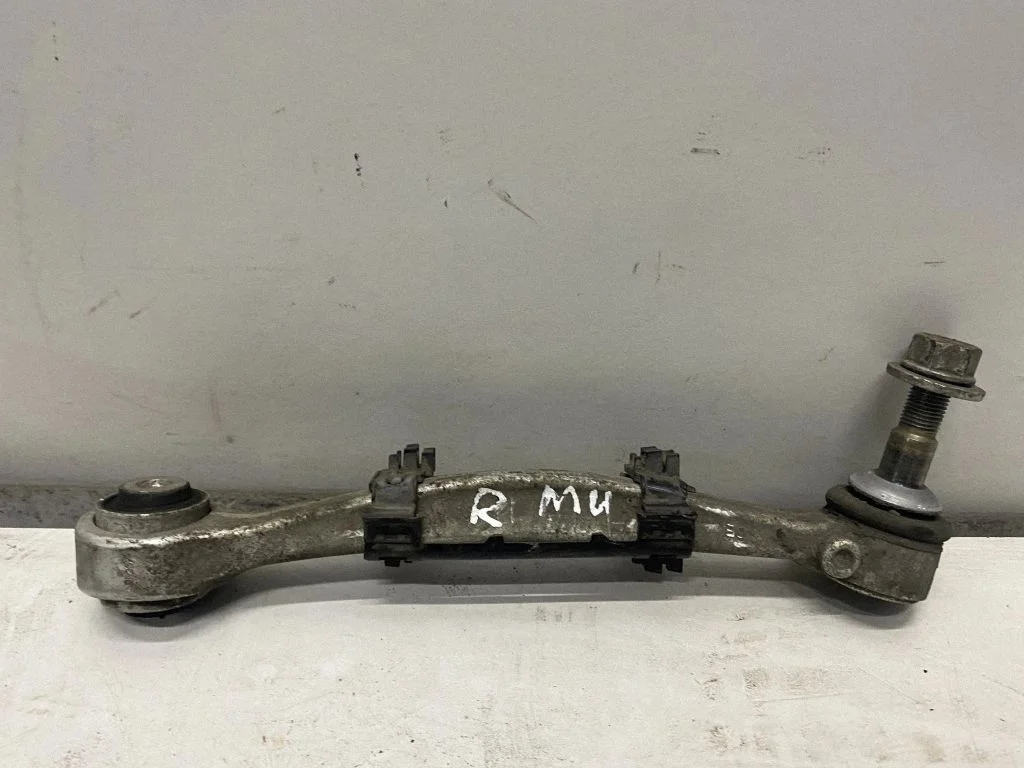 Tagumine ülemine õõtshoob – BMW Series 4 M4 F82 F83 (2014-2020)