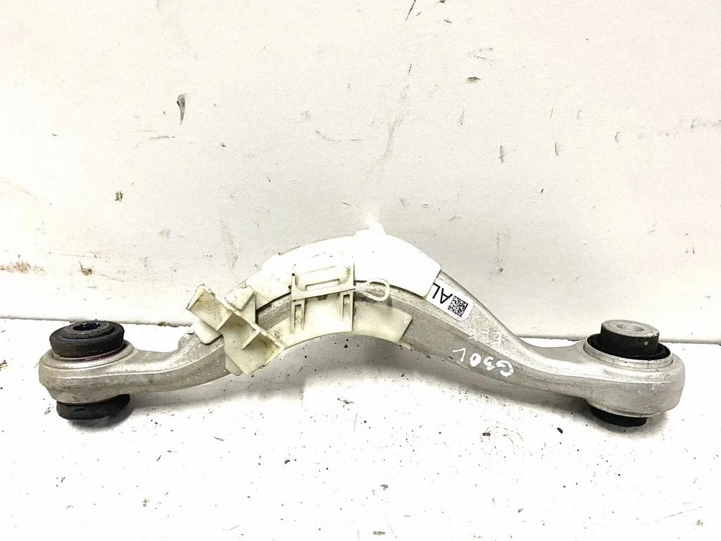 Tagumine ülemine õõtshoob – BMW 5-seeria G30 G31 G38 (2016-)