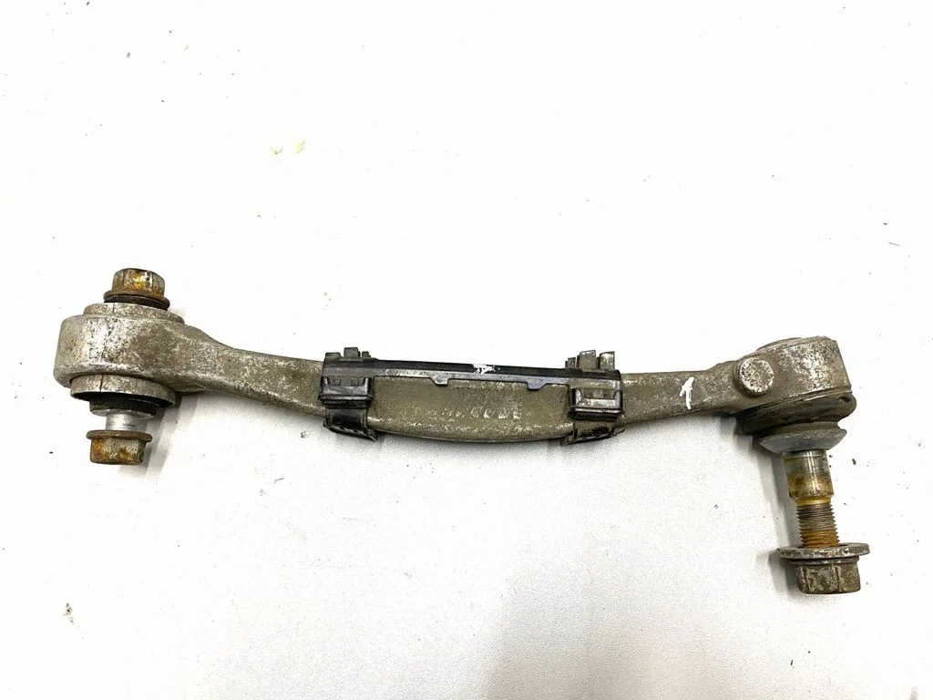 Tagumine ülemine õõtshoob – BMW Series 4 M4 F82 F83 (2014-2020)