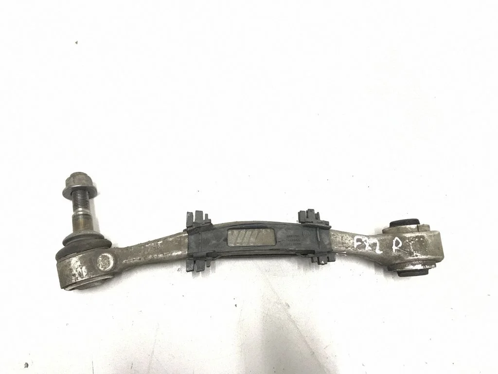 Tagumine ülemine õõtshoob – BMW Series 4 M4 F82 F83 (2014-2020)