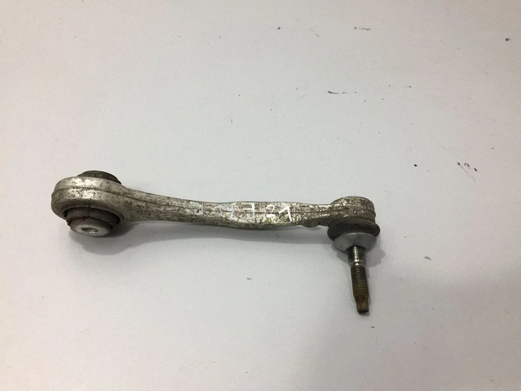 Tagumine ülemine õõtshoob – BMW X5 E70 (2006-2013)