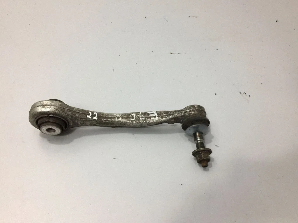 Tagumine ülemine õõtshoob – BMW X6 E71 (2008-2014)