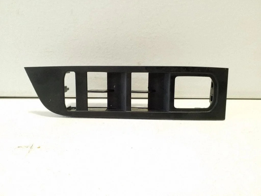 Front door window switch trim 656867172A