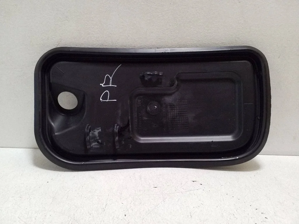 Muu eesmise ukse viimistluse osa 95B837916A – Porsche Macan (95B) (2014-2018)