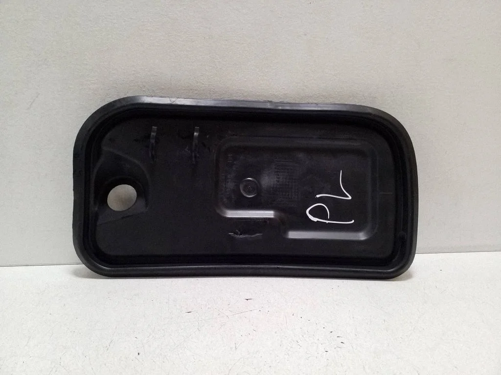 Muu eesmise ukse viimistluse osa 95B837915A – Porsche Macan (95B) (2014-2018)