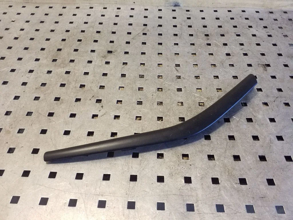 Front door interior handle trim BM51A24184B – Ford Focus (2010-2017)