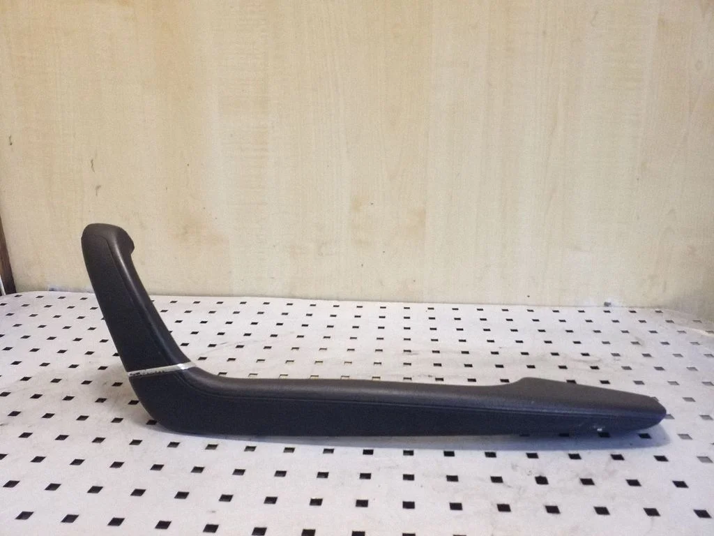 Front door interior handle trim 823603Z000