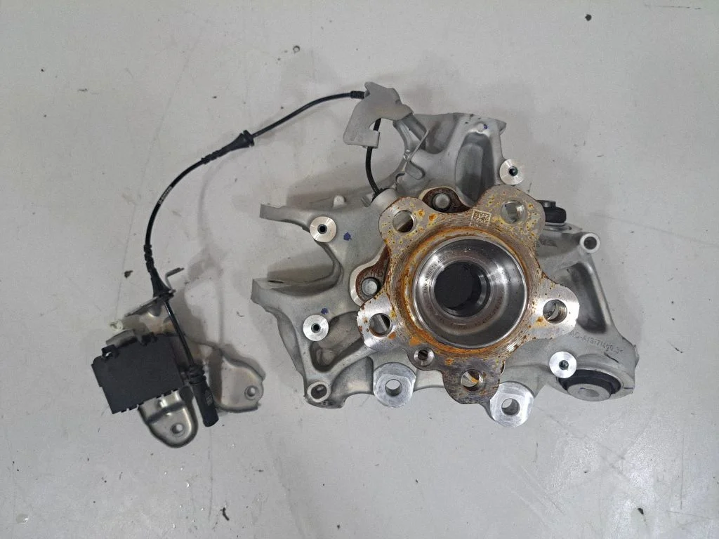 Rear wheel hub 6893271