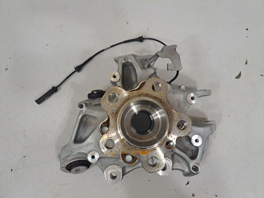 Rear wheel hub 6893272