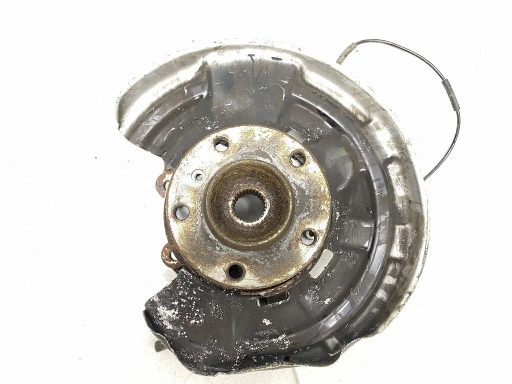 Rear wheel hub