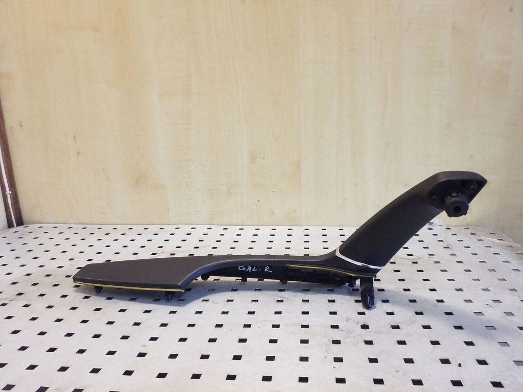 Rear door handle trim 833603Z000