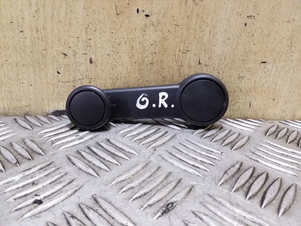 Rear door window winding handle 93BBF23342AD – Ford Focus (2010-2017)