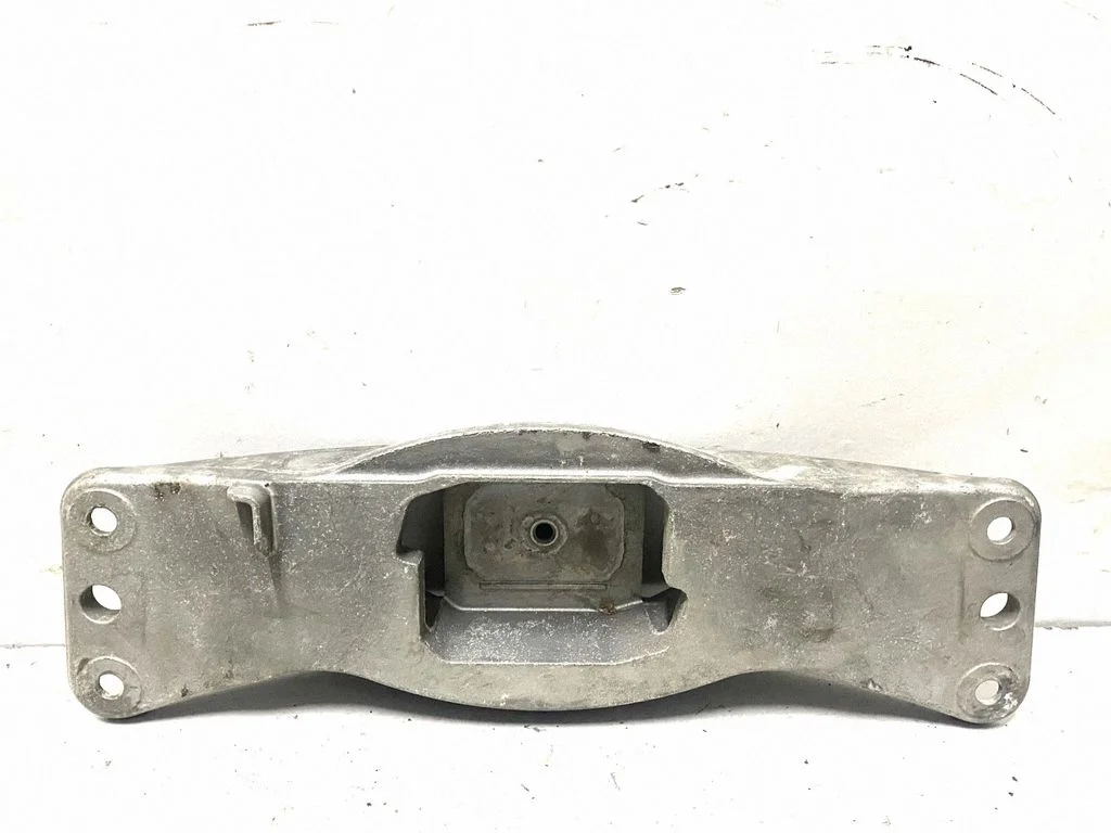 Wspornik skrzyni biegów – BMW Seria 5 E60 E61 (2004-2010)