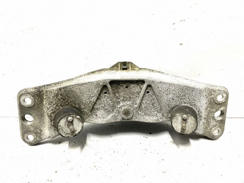 Gearbox mounting bracket – BMW 7 Series E65 E66 (2001-2008)