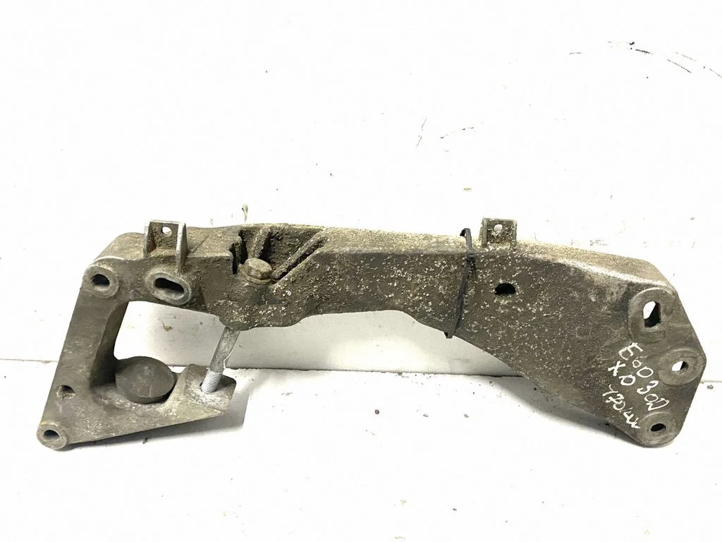 Wspornik skrzyni biegów – BMW Seria 5 E60 E61 (2004-2010)