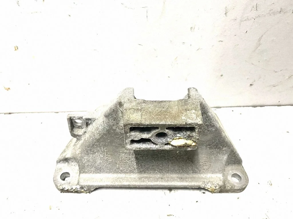 Gearbox mounting bracket – BMW 5 Series F10 F11 (2009-2016)