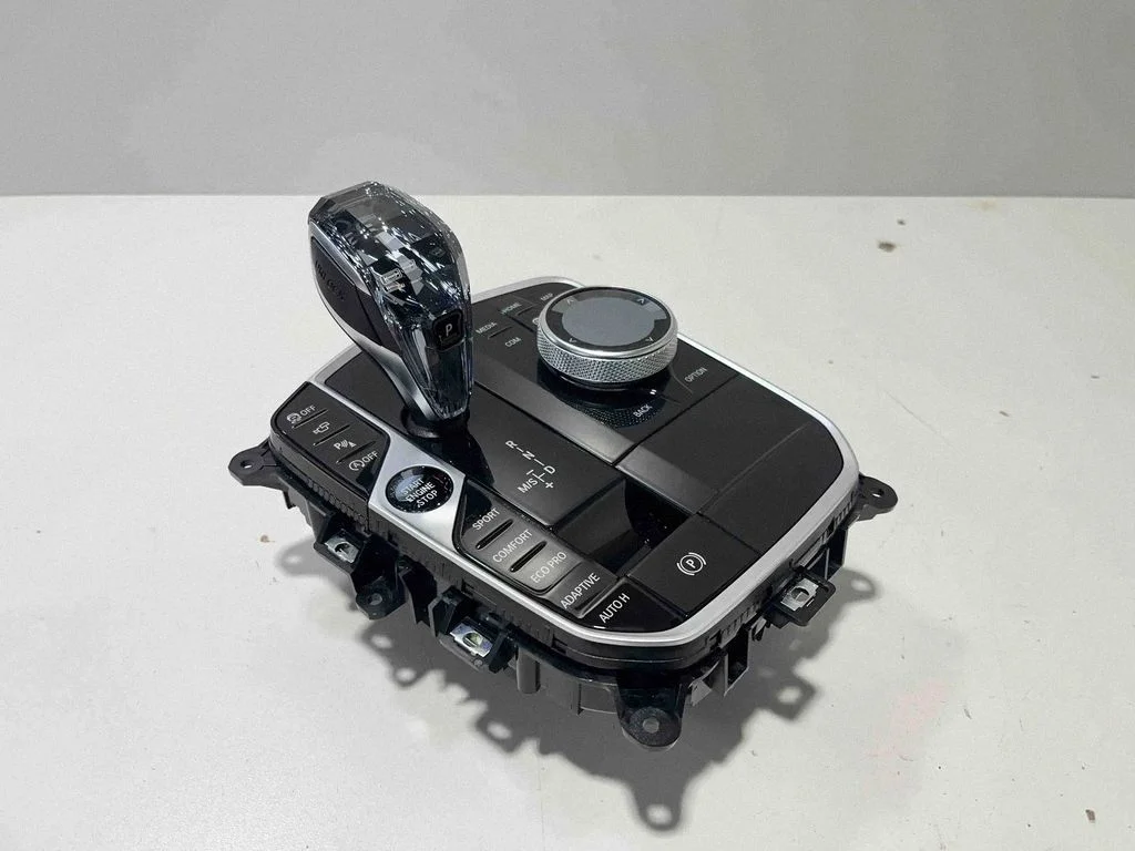 Pavarų perjungimo mechanizmas (kulisa)