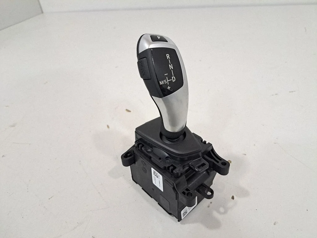 Pārnesumu pārslēgšanas mehānisms (kulise) – BMW 2. sērija F22 F23 (2013-2017)