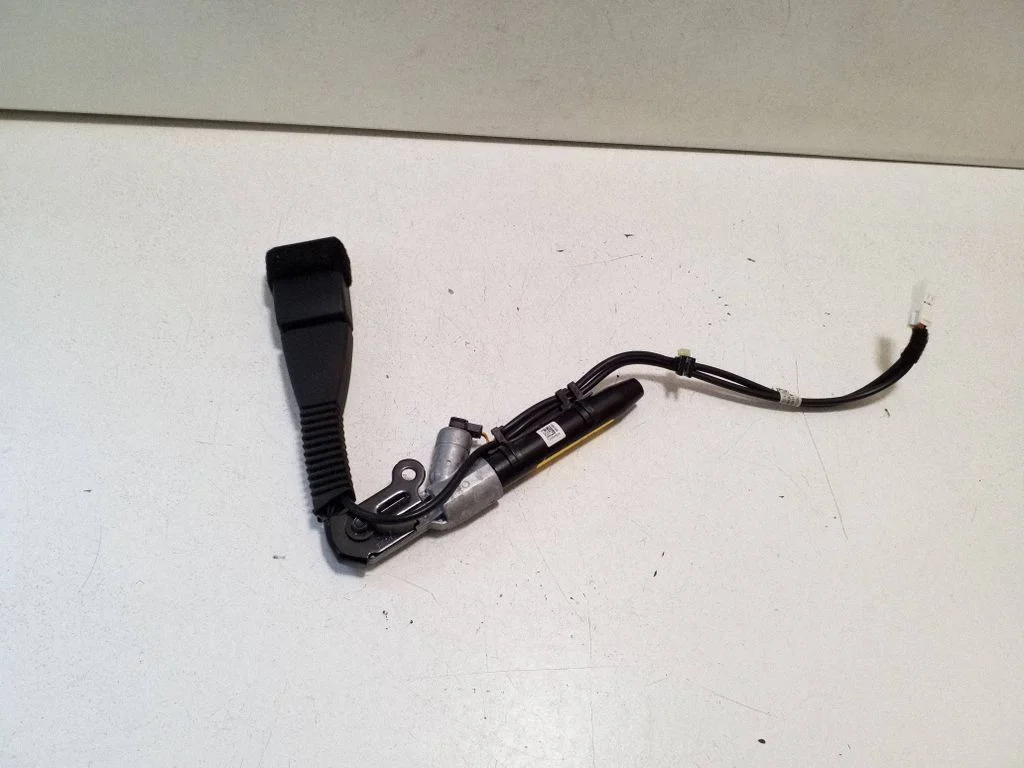 Eesmise turvavöö pannal – BMW X3 F25 (2010-2017)