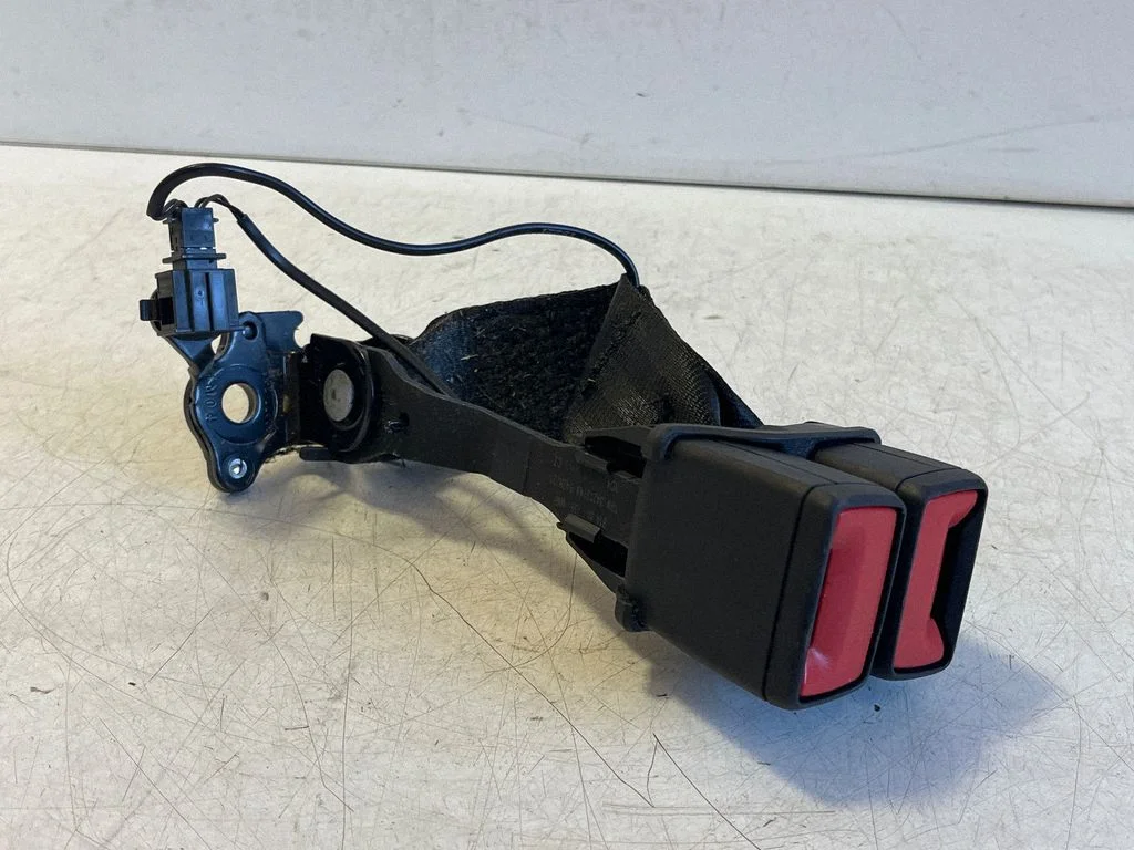 Rear seatbelt buckle 81A857739 – Audi SQ2 GA (2017-)