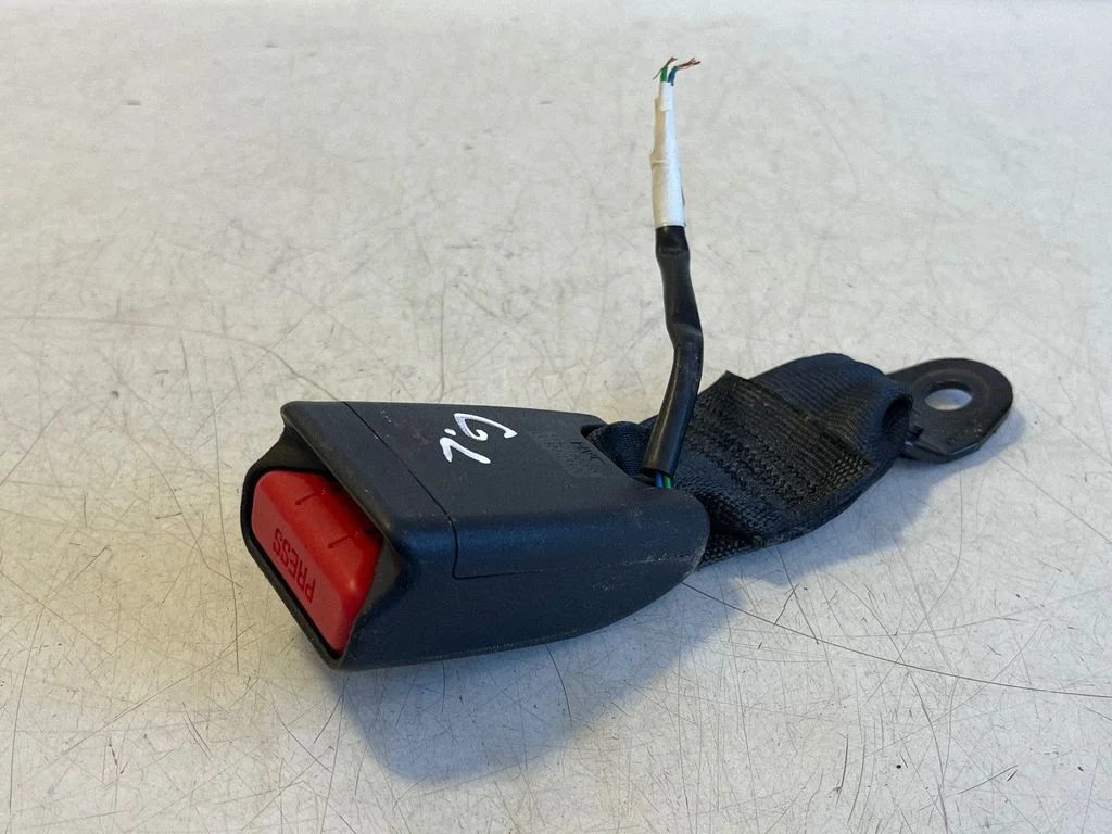 Rear seatbelt buckle 0000910645