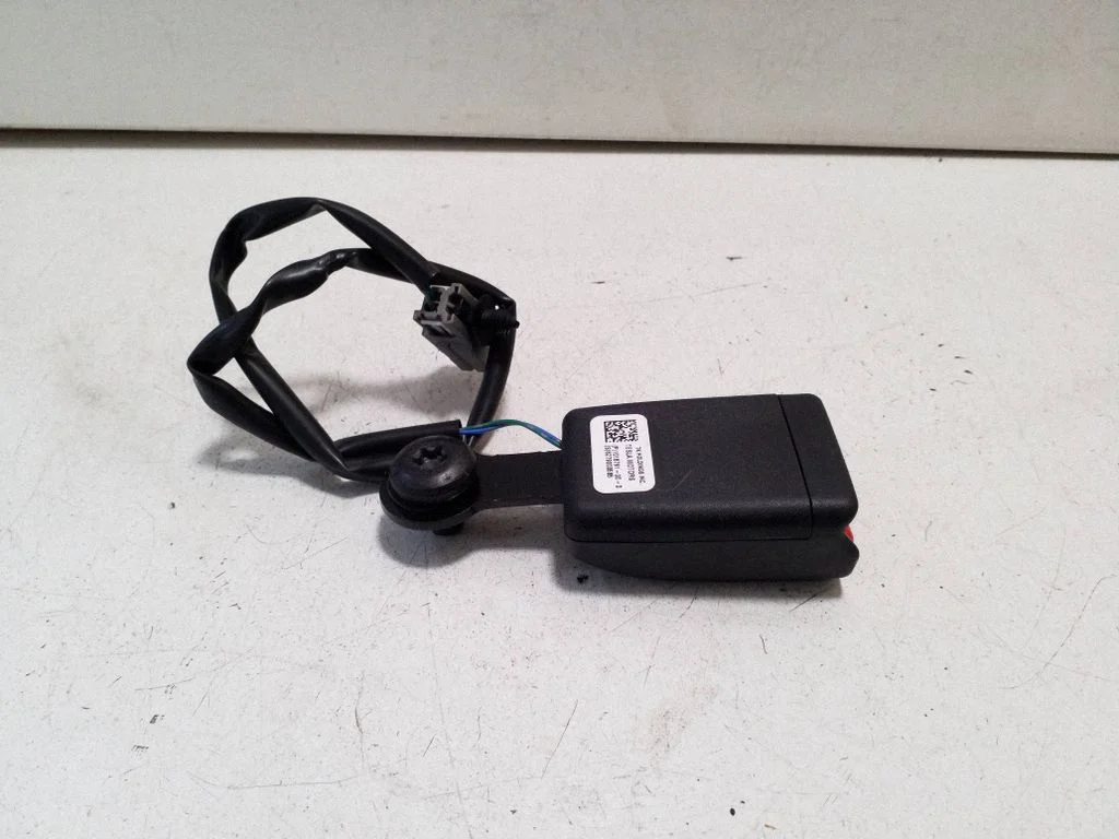 Rear seatbelt buckle 101879100D – Tesla Model S (2012-)