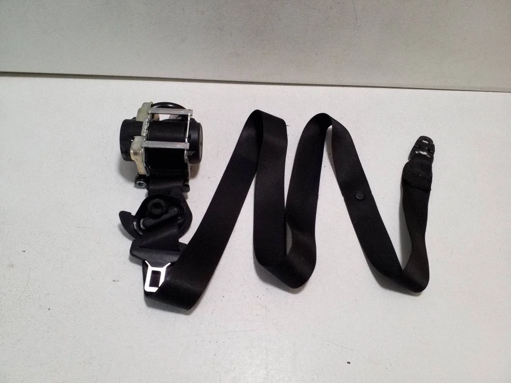 Front seatbelt A2058600285